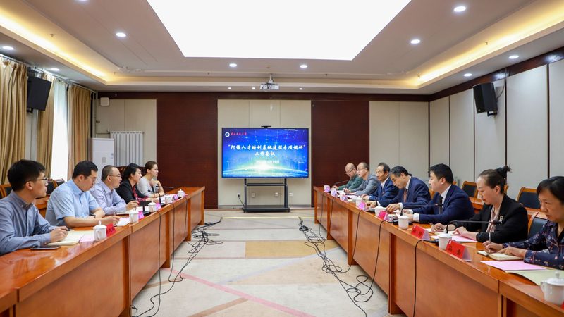以下是一个学历提升全年计划表的示例：